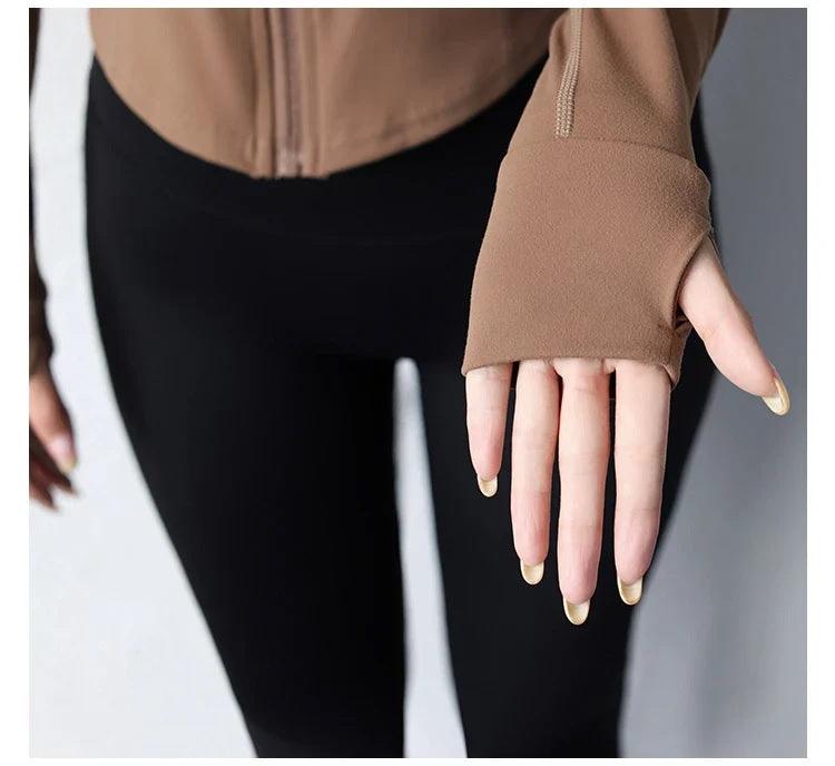 Curvear Women's Workout Jacket Lightweight Zip Up Yoga Jacket Cropped Athletic Slim Fit Tops