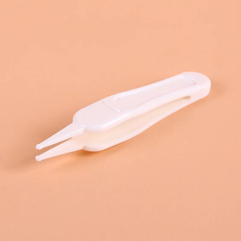 CURVEAR®️Baby Daily nursing care of infants with direct marketing of baby nasal shit clip safety round head clamp for cleaning tweezers