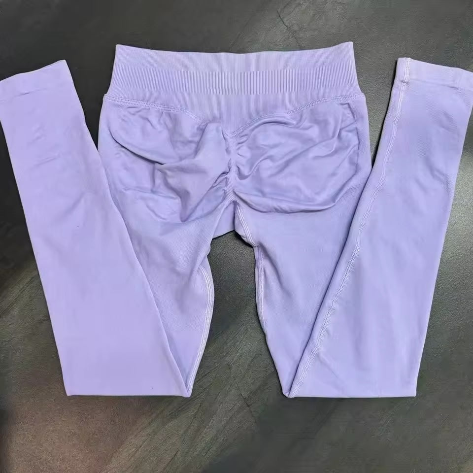 Curvear Women's Seamless Fitness Tracksuit Set: Comfortable, Breathable, High-Waisted Leggings and Supportive Sports Bra