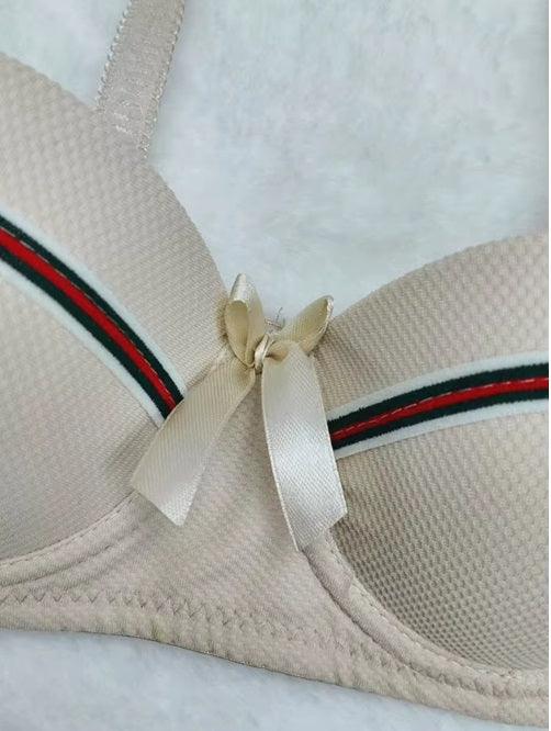 Curvear New Design Women's Lingerie Elegant Lace Details Breathable Floral Pattern Bra a Cup Upper Toasted Wholesale Custom Sponge Bra.