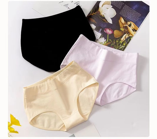 Curvear Women’s Cotton Briefs, Mid-Waist Panties, Large Size, Breathable Solid Color Female Underwear for Comfort and Everyday Wear. pack of 3