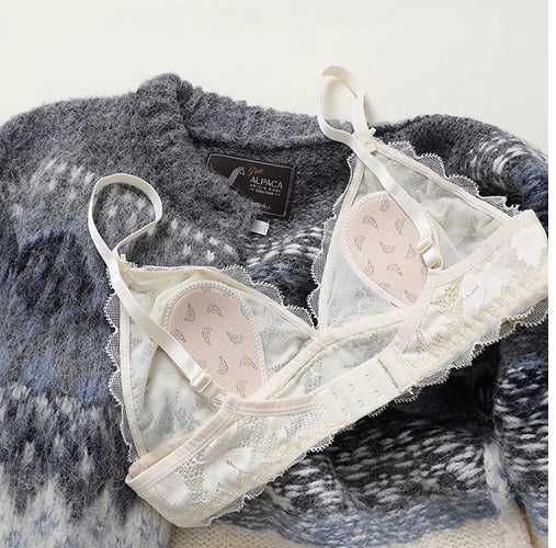 Curvear Sweet triangle cup lingerie women's ultra-thin non-binding underwear hollowed out sexy lace bra girls.